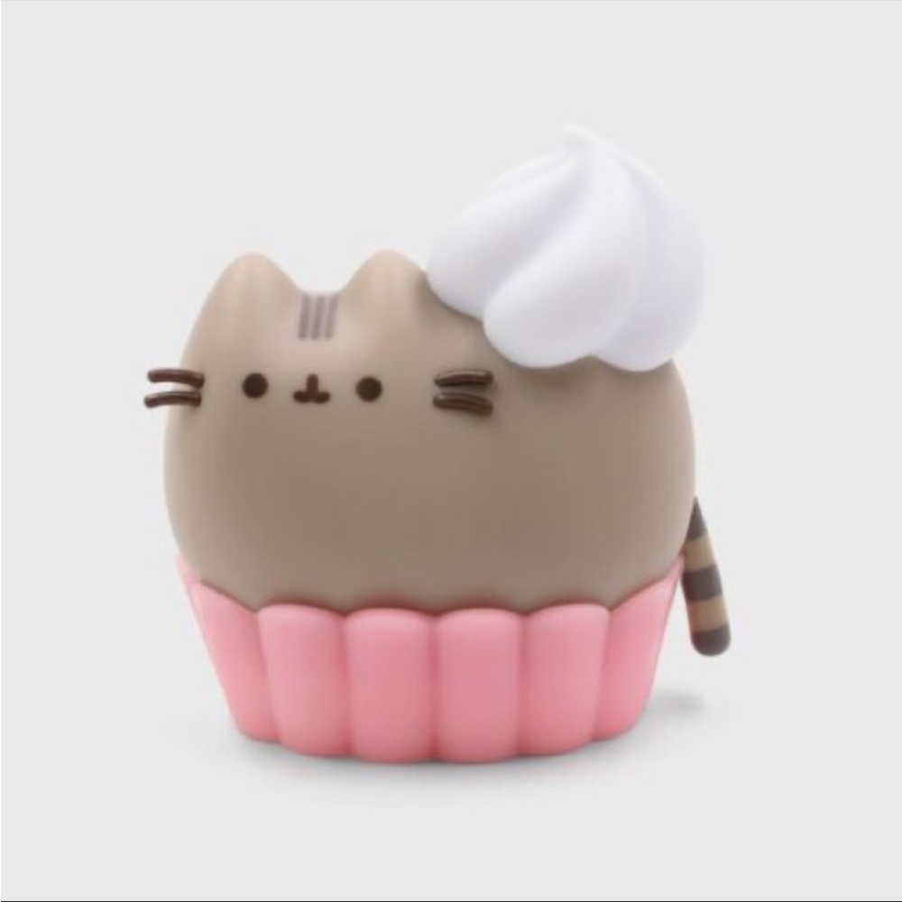 NEW Pusheen Cupcake Vinyl Toy Collectible
